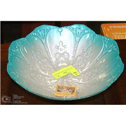 NEW GREEN GLASS ART DISH HAND