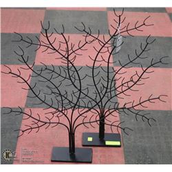 SET OF 2 METAL TREE DECOR