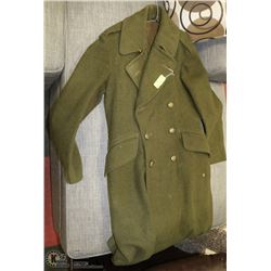 VINTAGE MILITARY 1940 TRENCH COAT