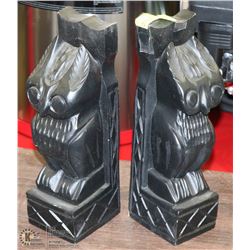 PAIR OF LOCALLY CARVED NATIVE WOOD OWL BOOK ENDS