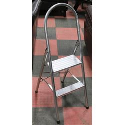 COLLAPSIBLE 2 STEP LADDER            ( HOME )