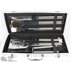 NEW DELUXE BBQ SET IN CASE