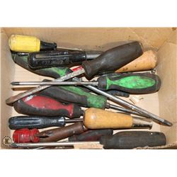 BOX OF ASSORTED SCREWDRIVERS