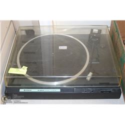 HITACHI TURNTABLE WITH NEW BELT.