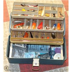 VINTAGE HARDSHELL TACKLE BOX WITH FISHING TACKLE