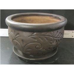 Clay flower pot / 10" across x 7" high