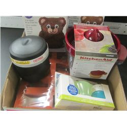 Large lot of New kitchen items / Thermos double wall snack jar / citrus juicer / baking molds