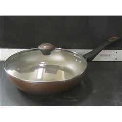 New 11" frying pan with glass lid