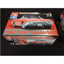 AMT/ERTL 1962 FORD THUNDERBIRD UNASSEMBLED MODEL