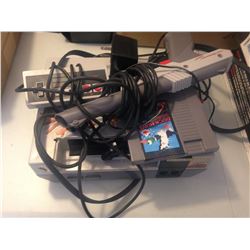 Untested Nintendo Model 0001 with 4 Controllers, Gun and Duck Hunting Game