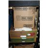 Image 1 : 2 BOXES OF TOWELS