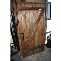 SOLID WOOD BARN DOOR WITH HARDWARE