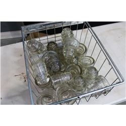 WIRE BASKET WITH INSULATORS