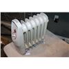 Image 2 : SMALL OIL HEATER