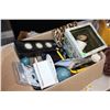 Image 2 : 2 BOXES DECORATIVE HOUSEWARE