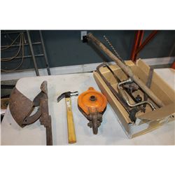 BOX OF TOOLS AND PULLEY