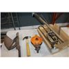 Image 1 : BOX OF TOOLS AND PULLEY