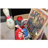Image 2 : BOX OF COLLECTIBLES