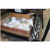 Image 1 : LOT OF 60 WATT LIGHTBULBS AND 3 CHROME BATHROOM LIGHT FIXTURES