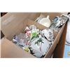 Image 2 : 2 BOXES ASSORTED DECORATIVE HOUSEWARES