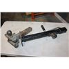 Image 1 : TRAILER STAND AND HITCH