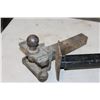 Image 2 : TRAILER STAND AND HITCH