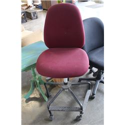 RED ROLLING OFFICE CHAIR