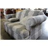Image 2 : ABSTRACT LOVESEAT