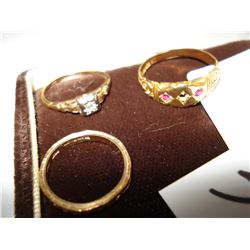THREE ESTATE GOLD RINGS