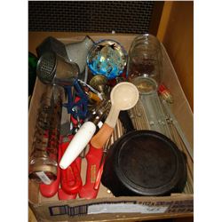 SHELF LOT OF VINTAGE KITCHEN ITEMS