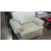 Image 1 : OVERSIZED ARMCHAIR