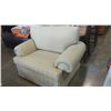 Image 2 : OVERSIZED ARMCHAIR