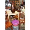 Image 1 : LARGE VASE AND WIRE STOOL