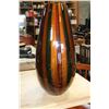 Image 2 : LARGE VASE AND WIRE STOOL