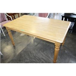 MAPLE DINING TABLE