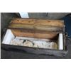 Image 2 : WOOD TRUNK