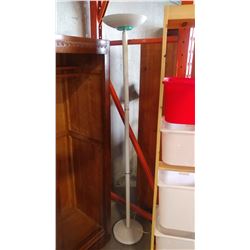 WHITE FLOOR LAMP
