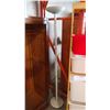 Image 1 : WHITE FLOOR LAMP