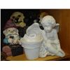 Image 1 : DOG FIGURE ANGEL AND GNOME