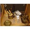 Image 1 : SHELF LOT OF COPPERWARE AND CRYSTAL AND TWO NOVELTY TABLE LAMPS
