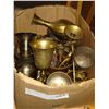 Image 1 : BOX OF BRASSWARE