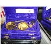 Image 1 : THREE GOLD SCALES