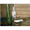 Image 1 : TWO VASES AND ART GLASS