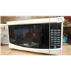 Image 1 : WHITE RCA MICROWAVE