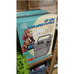 CD KARAOKE MACHINE