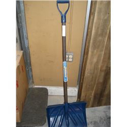BLIZZARD SNOW SHOVEL