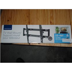 NEW OVERSTOCK 33-46 INCH INSIGNIA TILTING TV WALL MOUNT