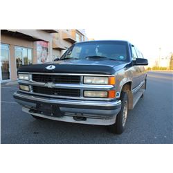 CHEVROLET SILVERADO AUTOMATIC PICKUP TRUCK WITH CANOPY 389000KM WITH KEYS AND REGISTRATION