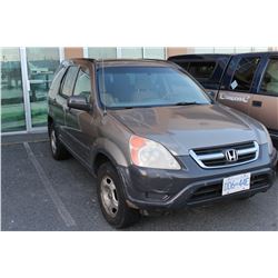 2003 HONDA CRV 144000 MILES 2WD AUTOMATIC WITH KEYS AND REGISTRATION AND 4 SPARE TIRES