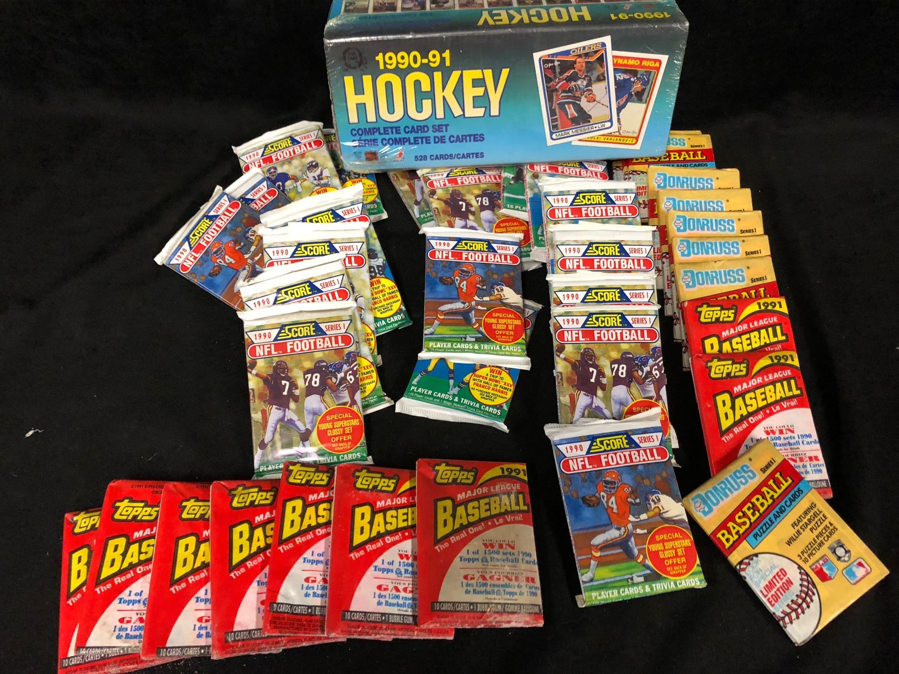 MIXED SPORTS TRADING CARDS LOT